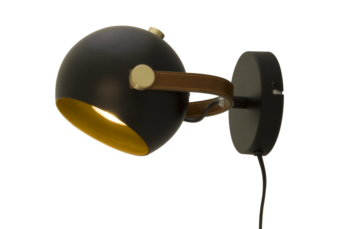 Bow Svart leselampe Fra Aneta Lighting - Bow vegglampe i sortlakkert metall med detaljer i messing og brunt skinn.