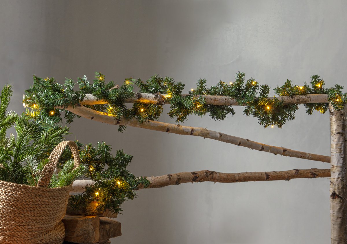 Canadian 250cm Grønn Fra Star Trading - Batteridrevet krans med 30 LED-lys.