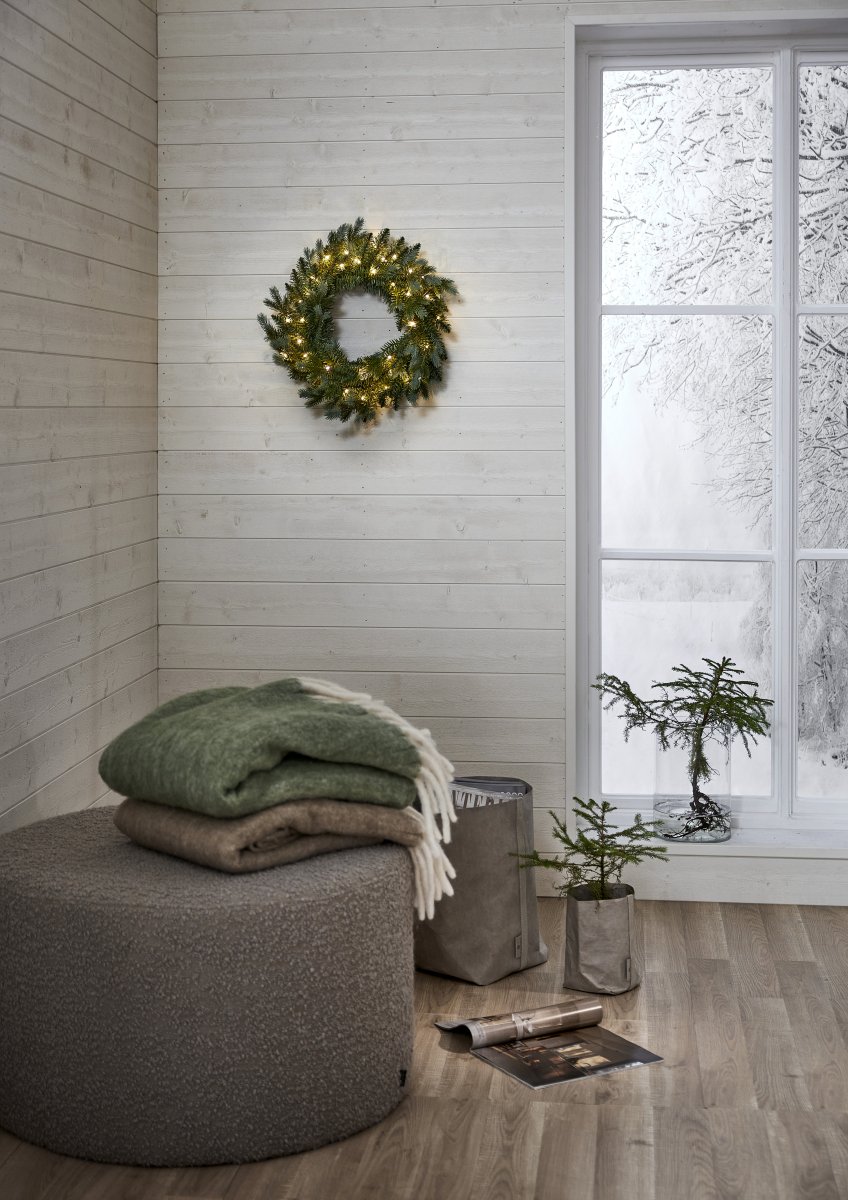 Greyland Ø55 Grønn Fra Star Trading - Den er laget av en blanding av PE-spisser og PVC-spisser med et vakkert gr&oslash;nt-gr&oslash;nt skimrende utseende.