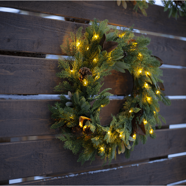 Mixi Ø60 Grønn Fra Star Trading - Mixi-kransen er laget av en blanding av blader og n&aring;ler, laget av PE-materiale.