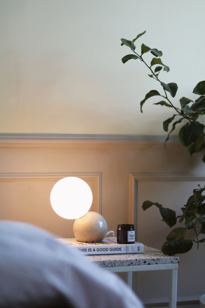 Ripley 17cm Beige bordlampe Fra Globen Lighting - Ripley med sitt moderne og lekne uttrykk passer perfekt inn i et moderne interi&oslash;r.