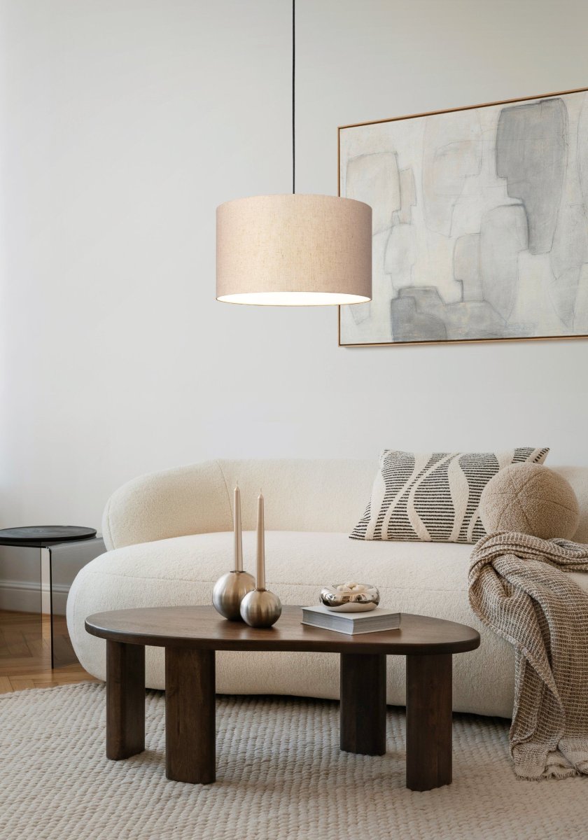 Feniglia Ø38 Beige Taklampe Fra Eglo - Lampen har en linskjerm med en varm, naturlig farge som skaper et mykt og behagelig lys.