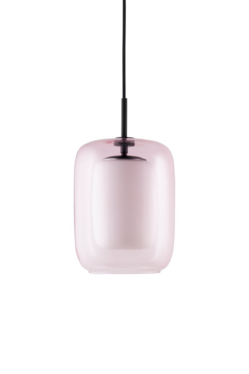 Cuboza Ø20 Fersken Taklampe Fra Globen Lighting - Det indre matte hvite glasset som dekker lysp&aelig;ren er inne i et ytre glass som er munnbl&aring;st i en svak rosa ferskenfarge.