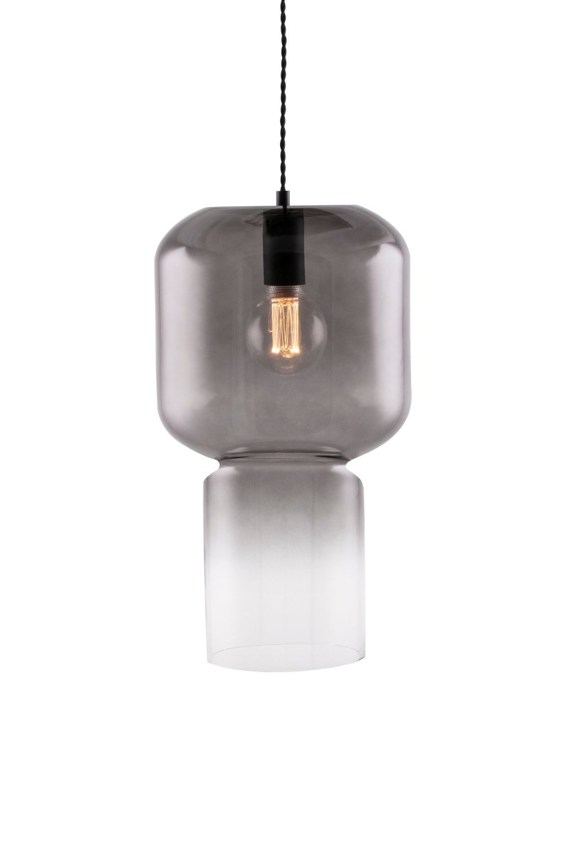 Nog Ø25 Røykfarget Taklampe Fra Globen Lighting - Nog har en 120 cm lang svart tvunnet tekstilkabel og en takkopp i sort plast.