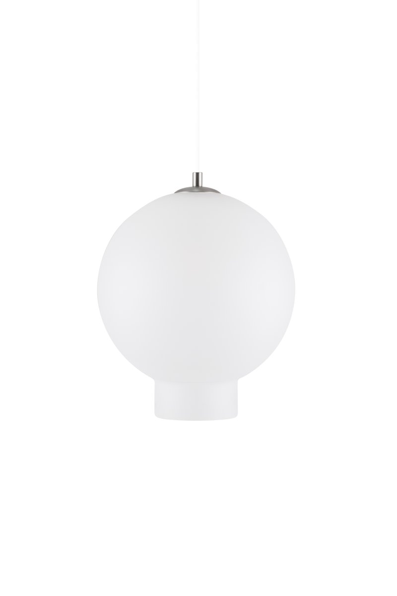 Bams Ø25 Hvit Taklampe Fra Globen Lighting - Bams-pendelen med sin moderne form og vakre frostede glass gir interi&oslash;ret ditt en myk og diskr&eacute; gl&oslash;d.