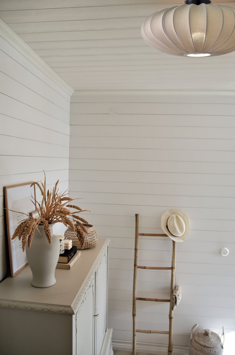 Mamsell Ø55 Grå plafond Fra Aneta Lighting - Mamsell plafond er dekket med fint plissert stretchstoff som gir et behagelig, lett dempet lys.