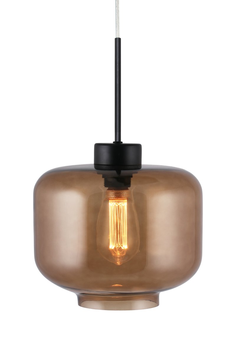 Ritz Ø25 Brun Taklampe Fra Globen Lighting - Ritz er en pendellampe med en klassisk form og en liten st&oslash;rrelse som ser like bra ut alene som p&aring; rad over et spisebord.