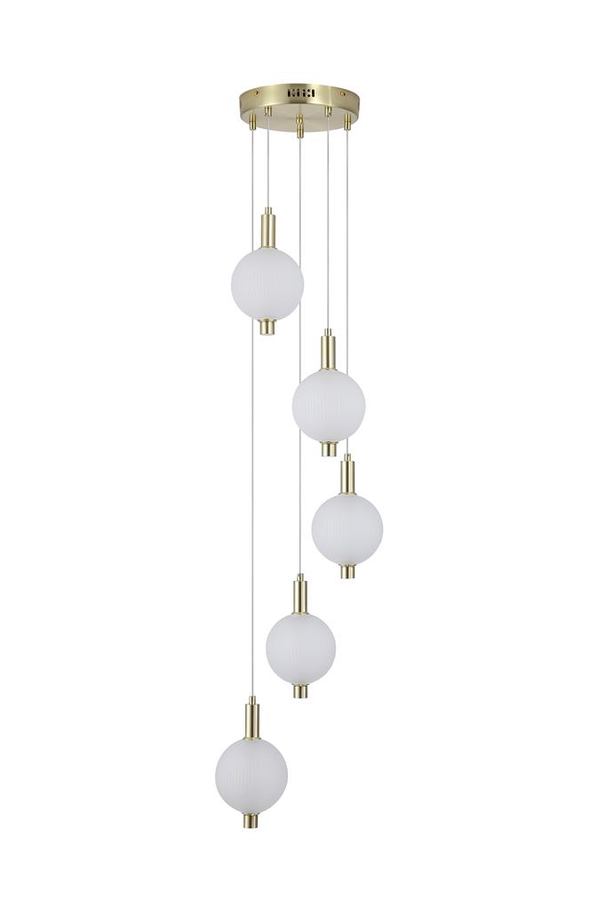 Luminique Ø47 Messing Taklampe Fra Searchlight - Lampen er laget av metall med sateng messingfinish og har fem frostede glassskjermer med integrert LED.