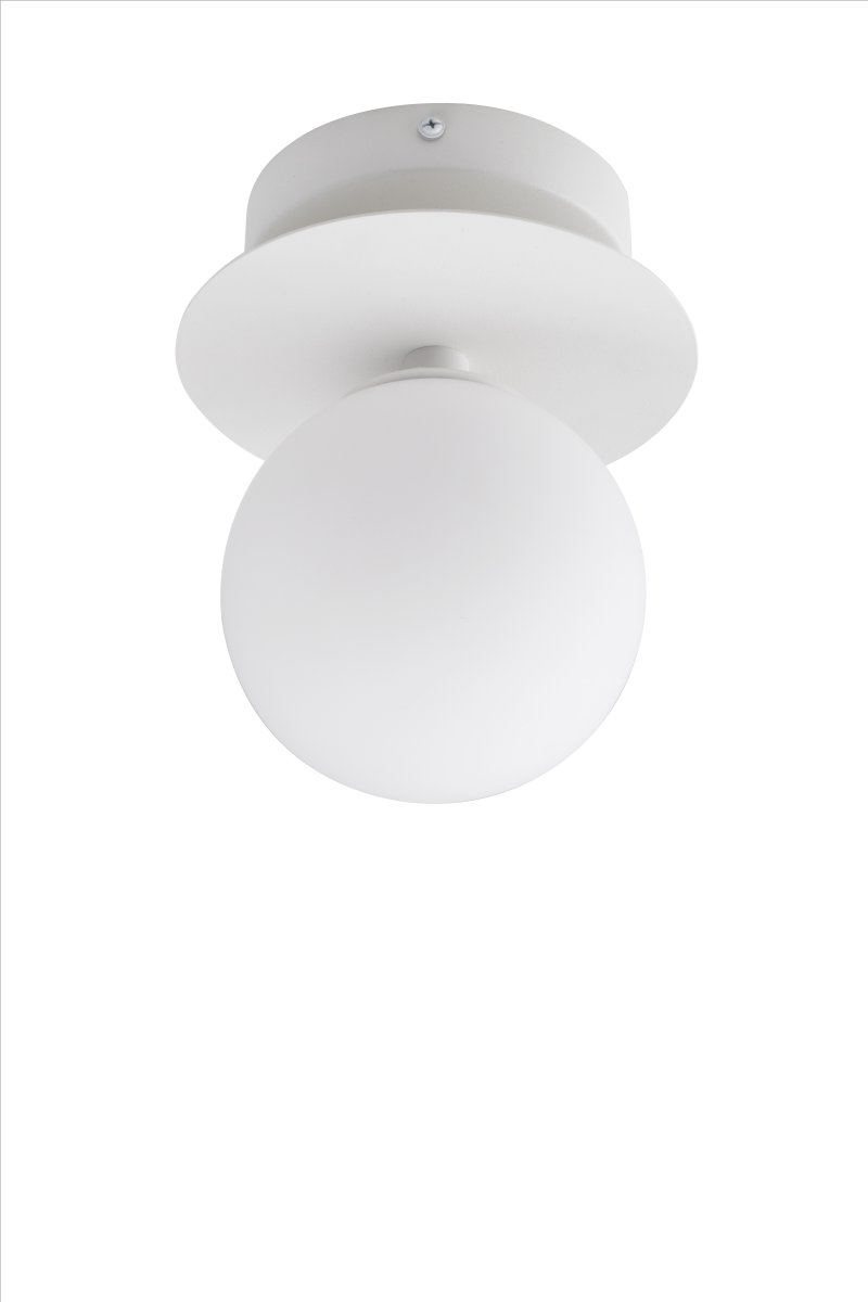 Art Deco Ø16 Hvit baderomslampe Fra Globen Lighting - Lampen er laget av metall og har en hvit glassskjerm som skaper en fin lysspredning i rommet.