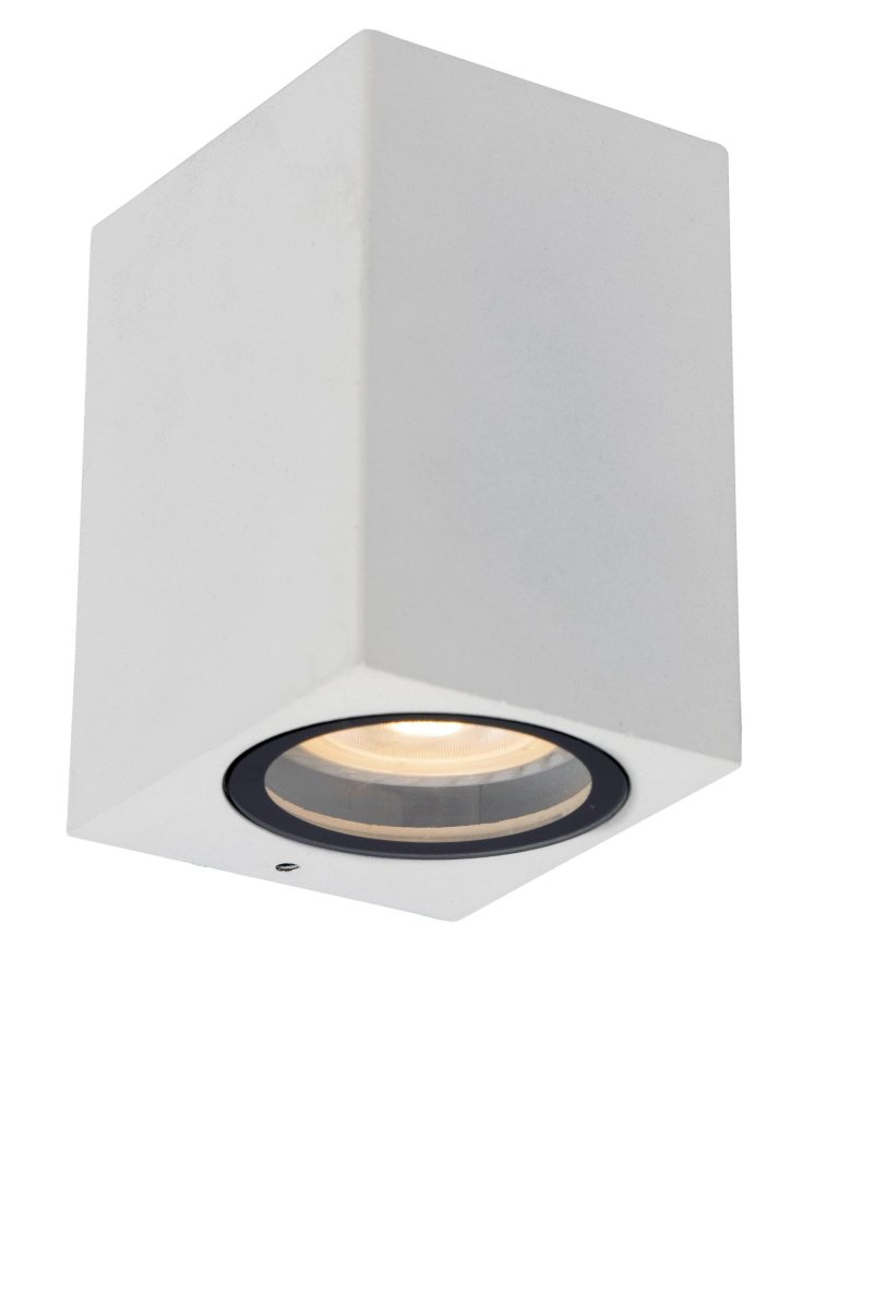 Zaro Hvit utendørslampe Fra Lucide - Som seg hør og bør med moderne belysning, er Zaro kompatibel med LED-lys, noe som gjør utemiljøet ditt for et komplett og sofistikert utseende.