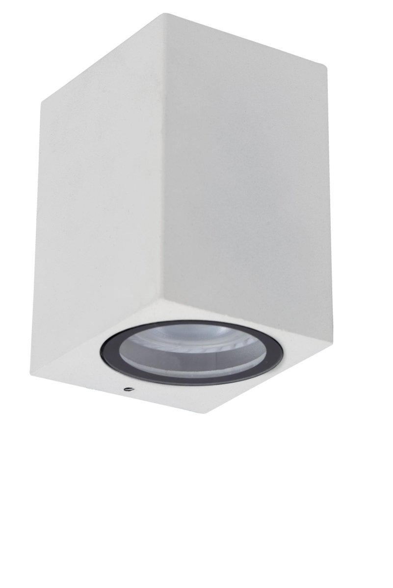 Zaro Hvit utendørslampe Fra Lucide - Som seg hør og bør med moderne belysning, er Zaro kompatibel med LED-lys, noe som gjør utemiljøet ditt for et komplett og sofistikert utseende.
