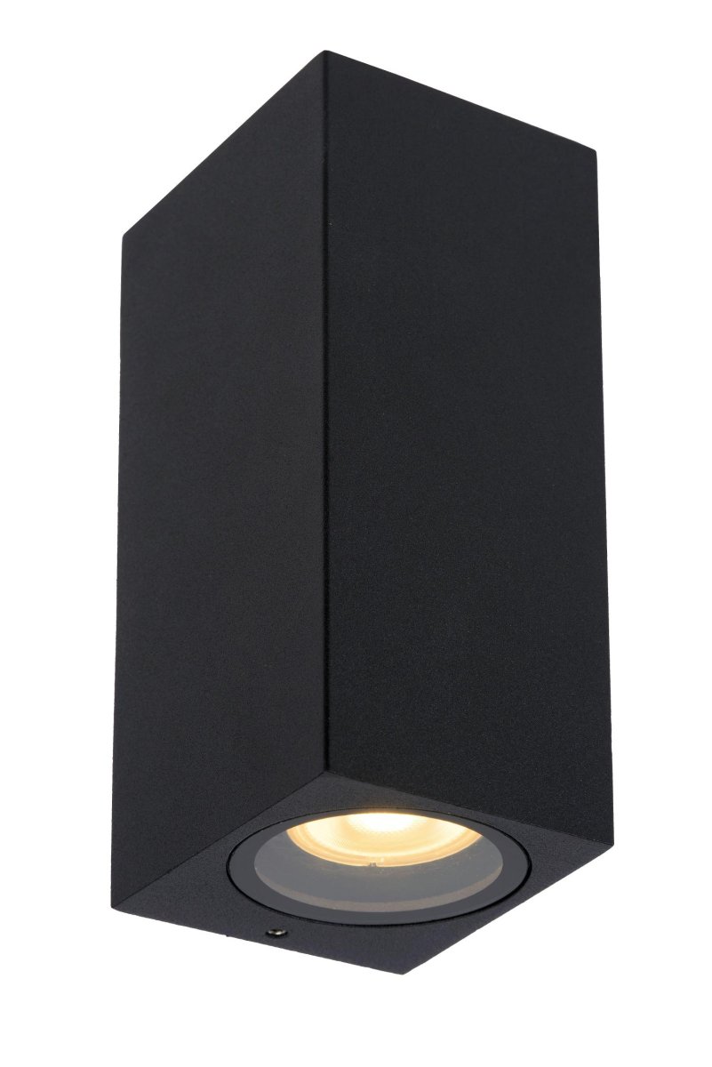 Zaro Svart utendørslampe Fra Lucide - Som seg hør og bør med moderne belysning, er Zaro kompatibel med LED-lys, noe som gjør utemiljøet ditt for et komplett og sofistikert utseende.