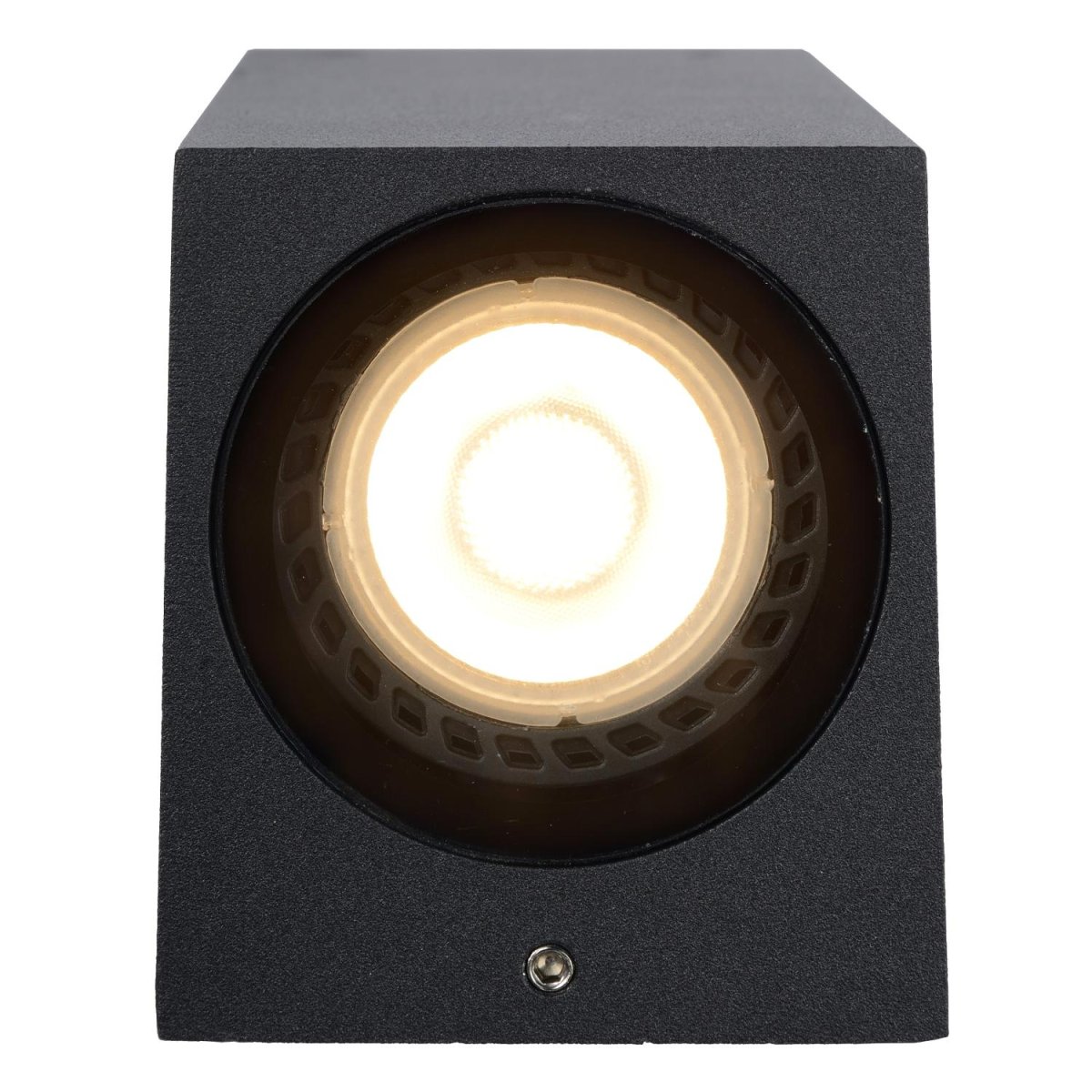 Zaro Svart utendørslampe Fra Lucide - Som seg hør og bør med moderne belysning, er Zaro kompatibel med LED-lys, noe som gjør utemiljøet ditt for et komplett og sofistikert utseende.