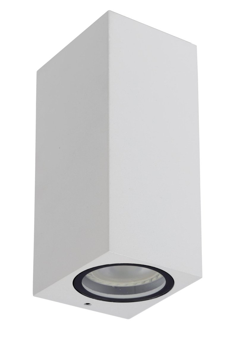 Zaro Hvit utendørslampe Fra Lucide - Som seg hør og bør med moderne belysning, er Zaro kompatibel med LED-lys, noe som gjør utemiljøet ditt for et komplett og sofistikert utseende.