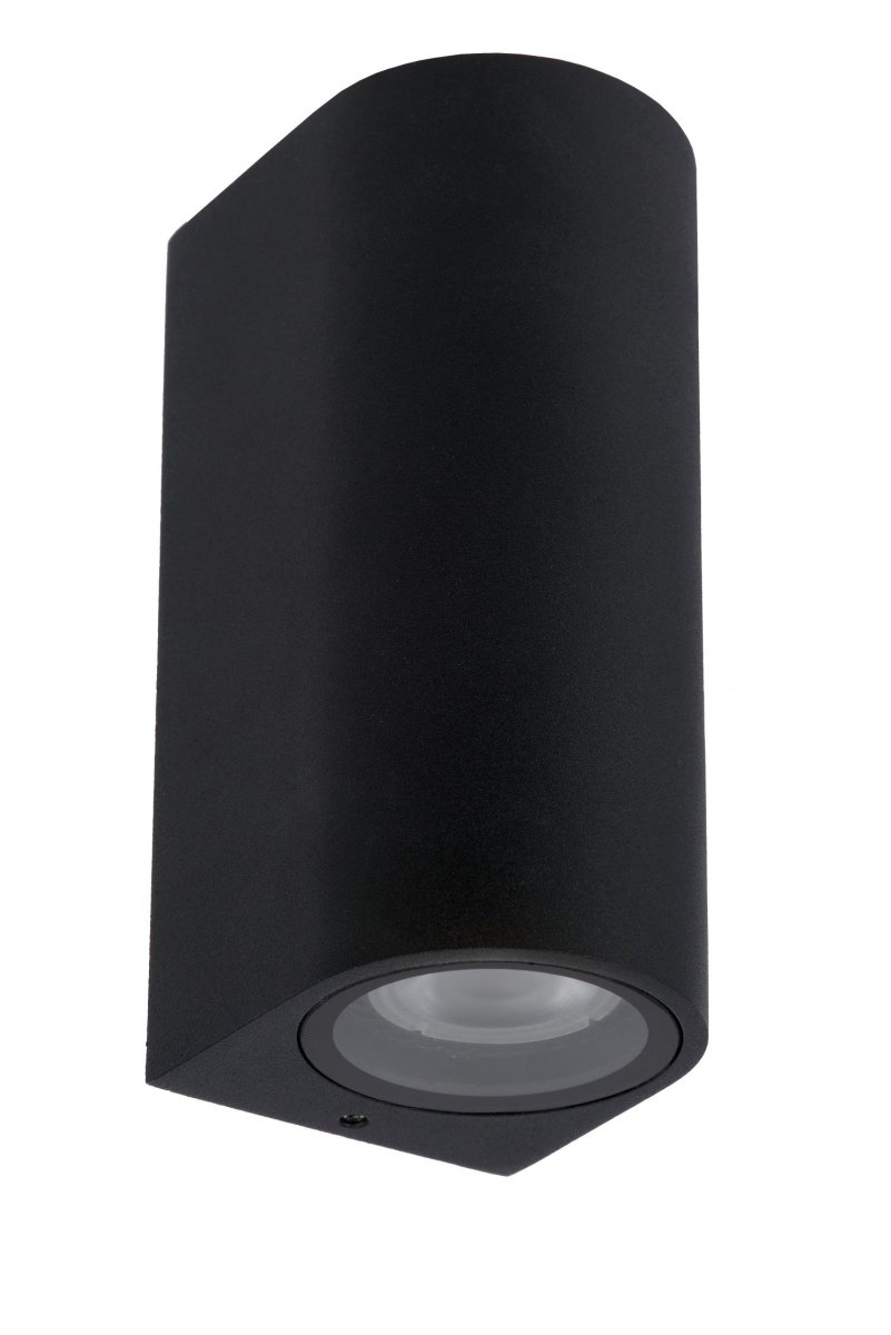 Zaro Svart utendørslampe Fra Lucide - Som seg hør og bør med moderne belysning, er Zaro kompatibel med LED-lys, noe som gjør utemiljøet ditt for et komplett og sofistikert utseende.