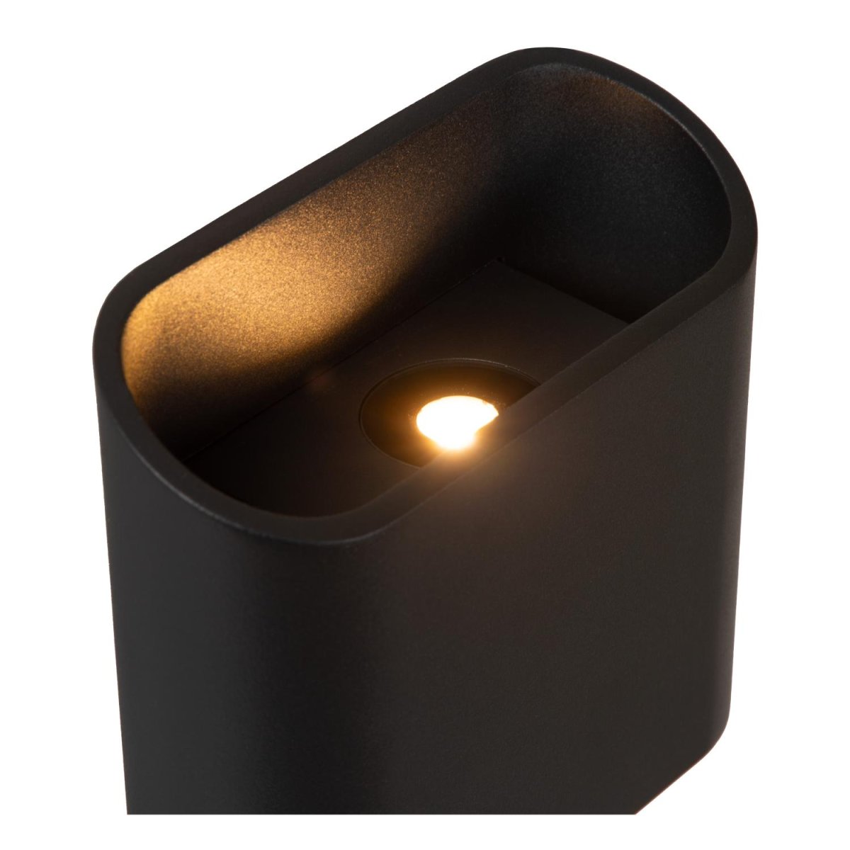 Atila Svart utendørslampe Fra Lucide - Skap en sofistikert og stemningsfull atmosfære både innendørs og utendørs med denne elegante vegglampen i sort, som lyser både opp og ned for å gi en ekstra dimensjon til belysningen.