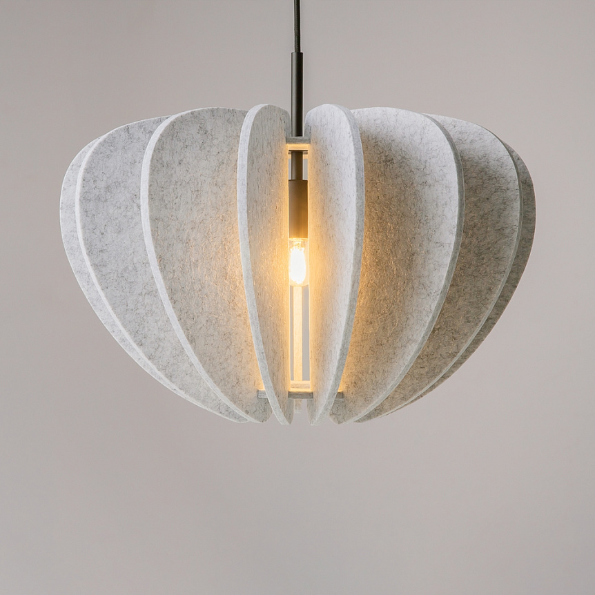 Cambio Ø48 Lys grå Taklampe Fra Maytoni - Serien finnes i flere farger og former og kan henges i h&oslash;ye rom takket v&aelig;re den 3 meter lange kabelen &ndash; Perfekt for kreative lysinstallasjoner som gjenspeiler stemningen i rommet.