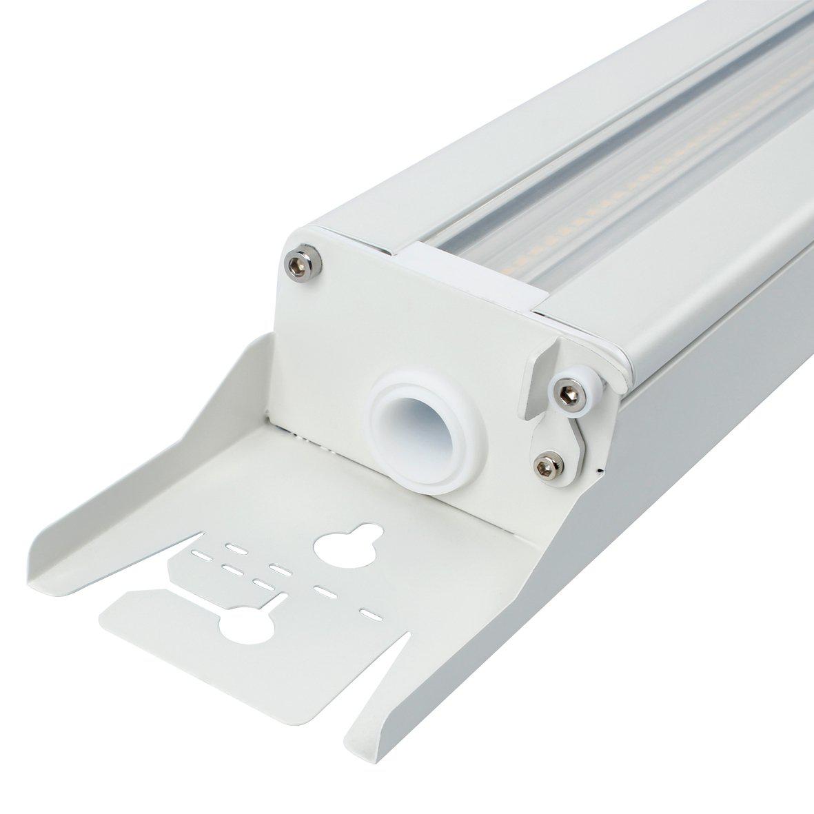 Henry Basic 4000K 135cm Hvit Fra Designlight - Med sin totale lumeneffekt p&aring; 10360 lysr&oslash;r gir Henry Basic nok lys til &aring; erstatte de fleste 1200/1500 mm armaturer med T8- eller T5-lysr&oslash;r.