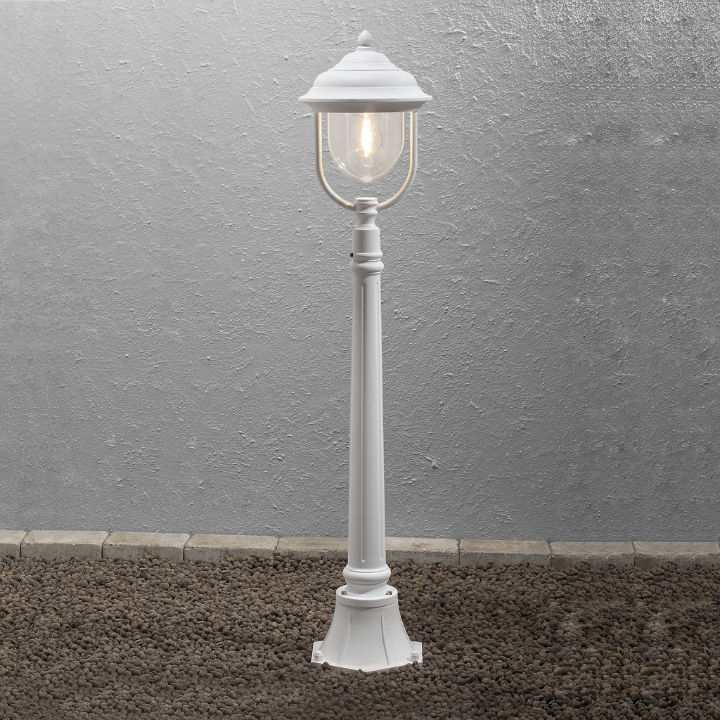 Parma 118cm Hvit pullerter Fra Konstsmide - Milano pullert er en elegant lanterne laget av aluminium i hvit farge.