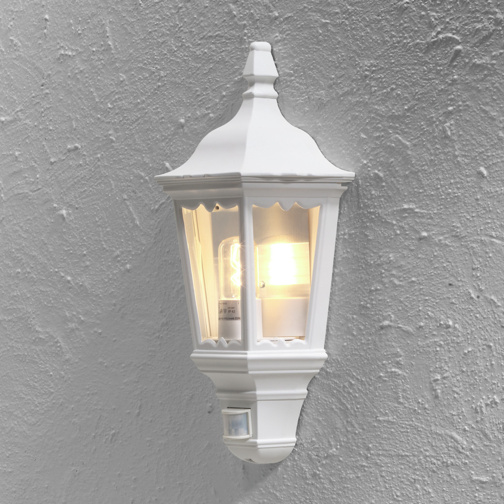 Firenze Hvit utendørslampe Fra Konstsmide - Perfekt for yttervegger og innganger, lampen gir et tidløst inntrykk og trygghet i all slags vær.