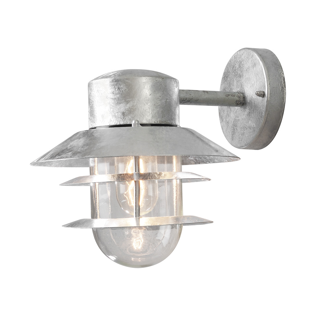 Modena Galvanisert stål utendørslampe Fra Konstsmide - Med sitt beskyttende tak og stilige design gir den et behagelig og rettet lys, ideelt for &aring; skape en trygg og innbydende atmosf&aelig;re utend&oslash;rs.