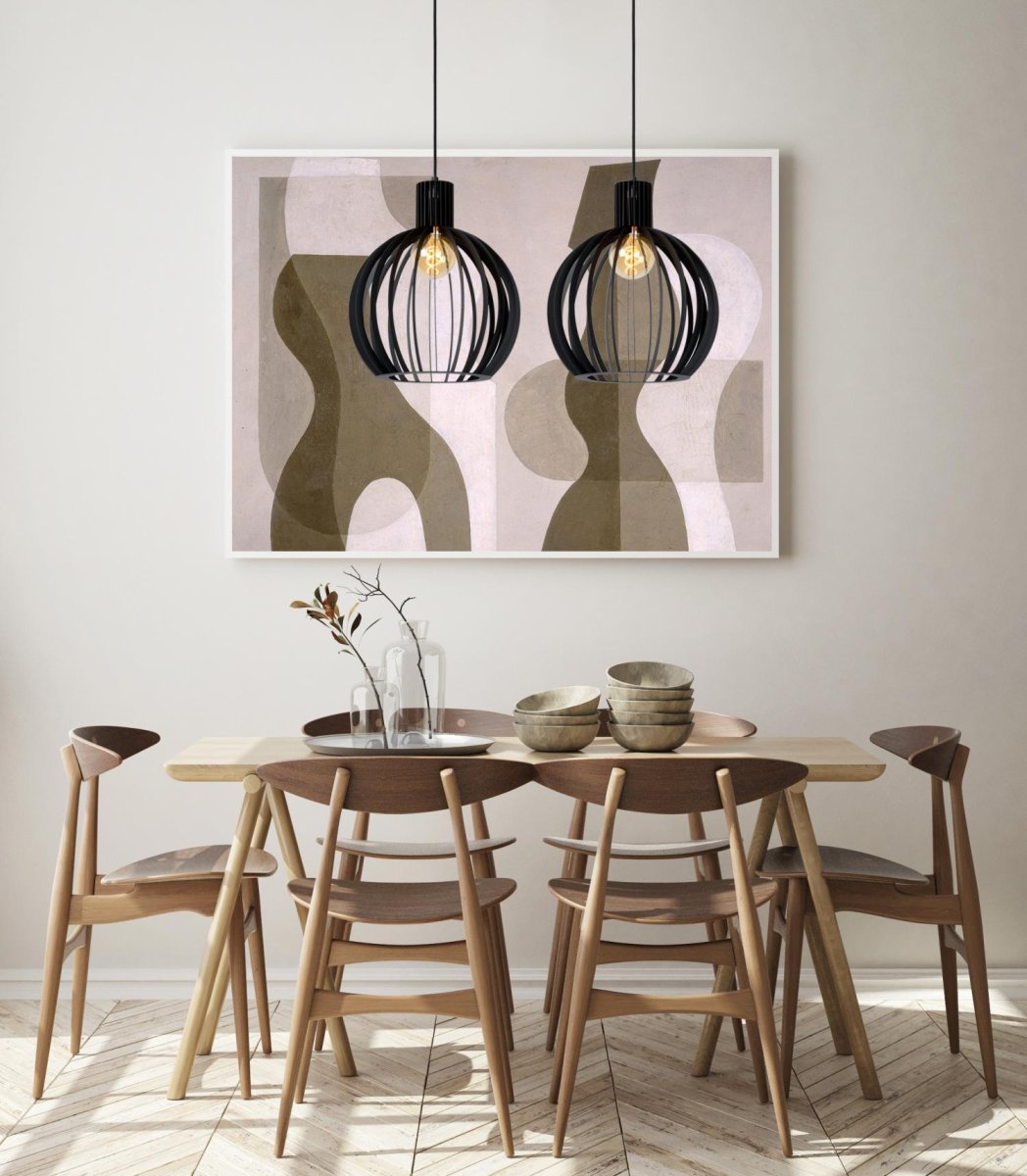 Mikaela 90cm Svart Taklampe Fra Lucide - Mikaela er din perfekte f&oslash;lgesvenn ved spisebordet, enten det er for en hyggelig middag eller en dyp samtale.