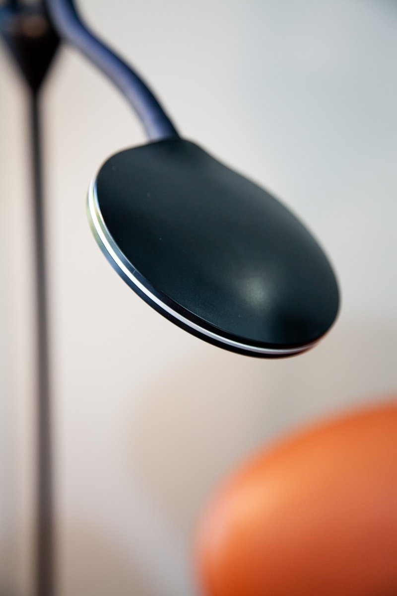 Fix 2 Svart gulvlampe Fra Halo Design - De sender ut et godt lys på 350lm og 3000K varmhvit fargegjengivelse.