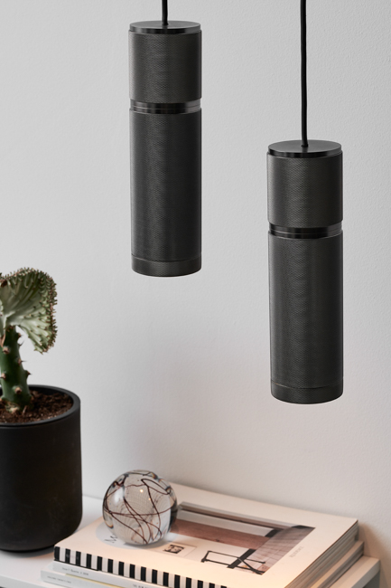Halo Ø7 Mørk grå Taklampe Fra Halo Design - Halo er en stilig og moderne takpendel med minimalistisk design som passer perfekt i det trendy hjemmet.