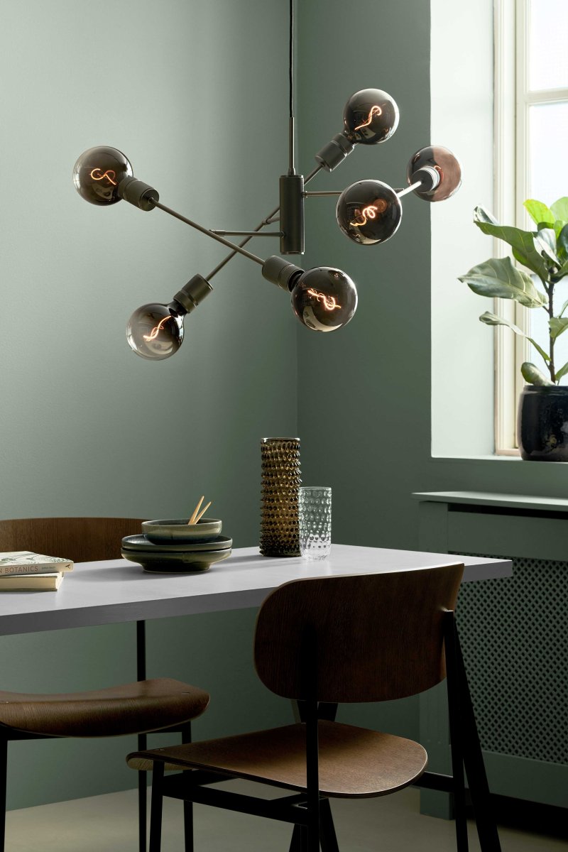 Halo Ø75 Mørk grå Taklampe Fra Halo Design - Halo er en stilig taklampe med moderne design og industriell følelse.