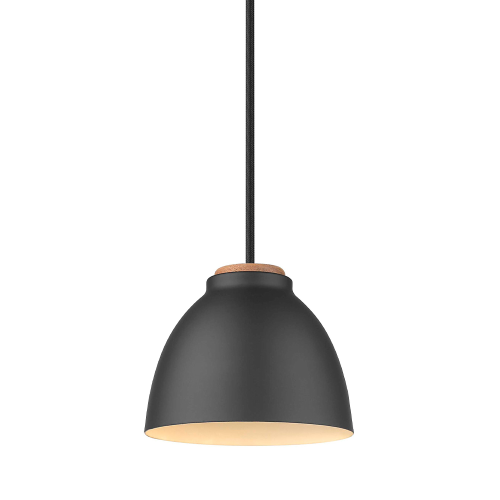 Nivå Ø14 Svart Taklampe Fra Halo Design - En tidl&oslash;s design som kombinerer funksjon og estetikk &ndash; Niv&aring;&aring; er lampen som l&oslash;fter innredningen din til et nytt niv&aring;.