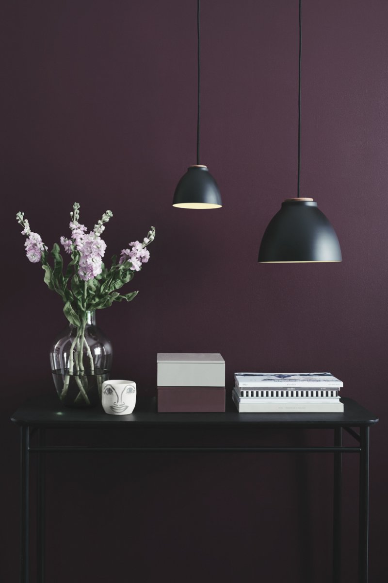 Nivå Ø14 Svart Taklampe Fra Halo Design - En tidl&oslash;s design som kombinerer funksjon og estetikk &ndash; Niv&aring;&aring; er lampen som l&oslash;fter innredningen din til et nytt niv&aring;.