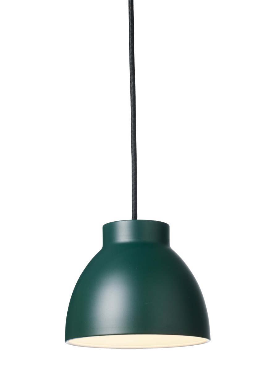 Object Ø16 Grønn Taklampe Fra Halo Design - Object er et allsidig og elegant valg for deg som er ute etter en kombinasjon av funksjonalitet og estetikk i ditt interi&oslash;r.