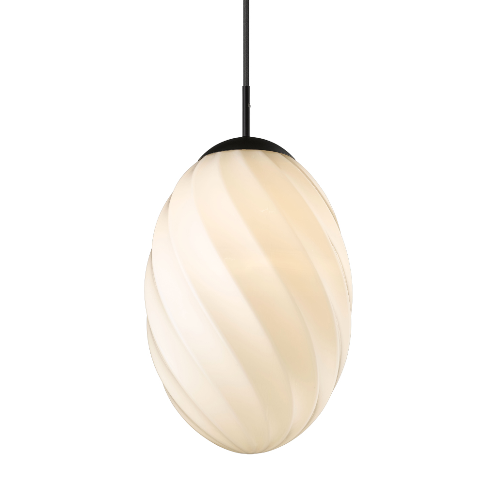 Zoom bilde av Twist Ø25 Svart Taklampe Fra Halo Design - Det svarte anhenget og den subtile strukturen i glasset gir et moderne preg som passer til alle interiørstiler.