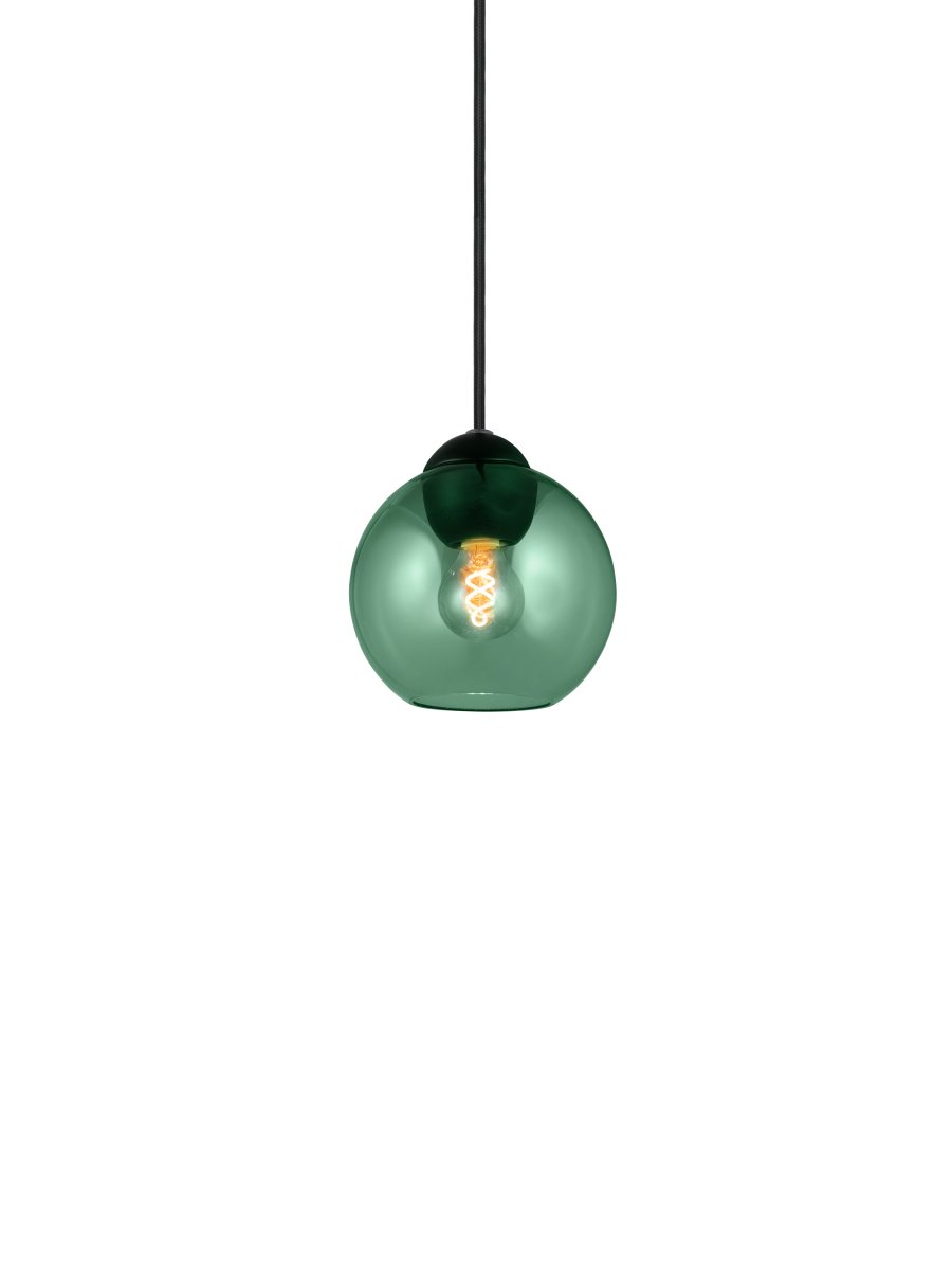 Bubbles Ø14 Grønn Taklampe Fra Halo Design - Den enkle formen på Bubbles-lampen gir den et vakkert design.