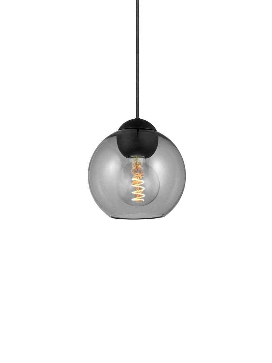 Bubbles Ø18 Røykfarget Taklampe Fra Halo Design - Den enkle formen p&aring; Bubbles-lampen gir den et vakkert design.