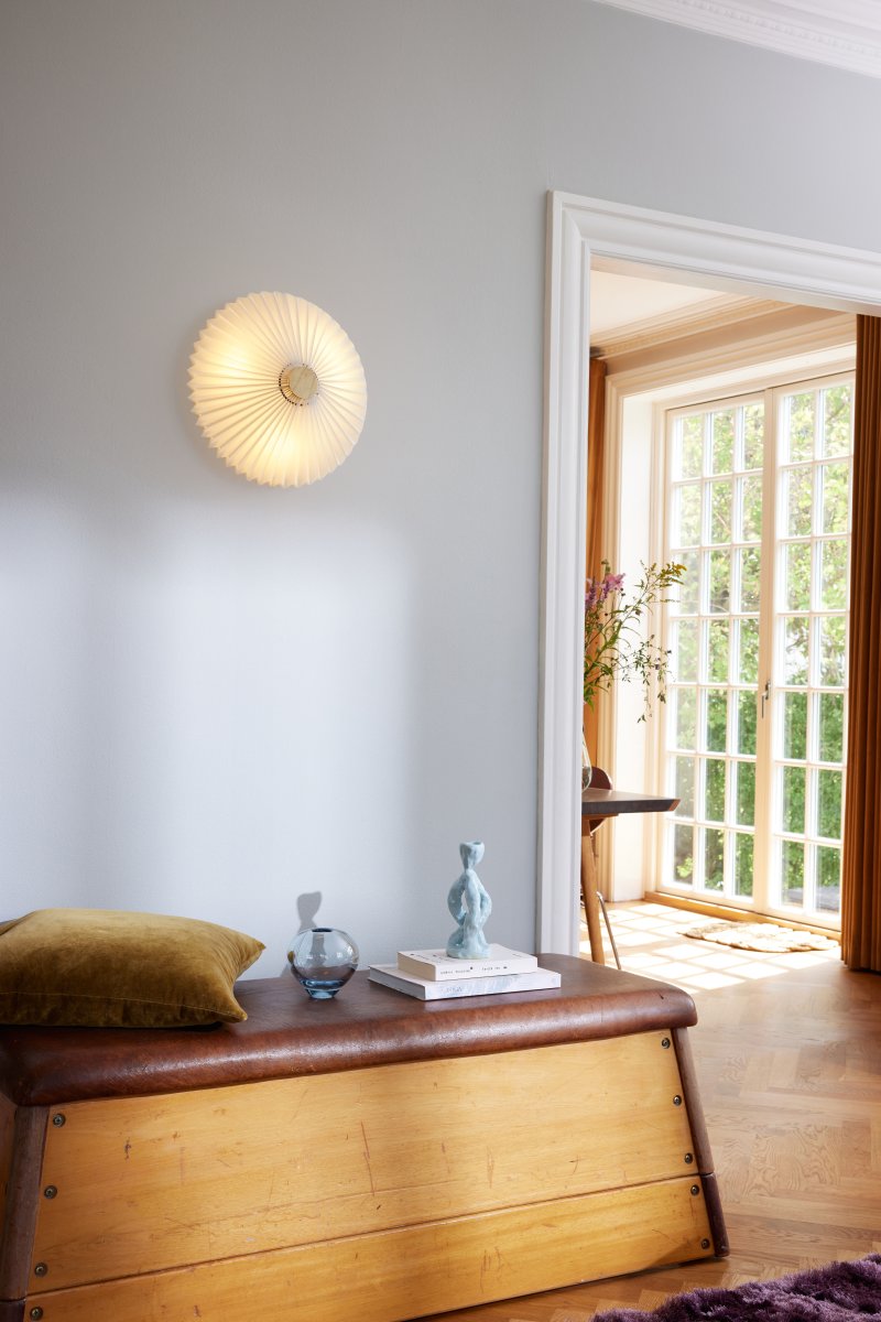Paris Ø40 Antikk plafond Fra Halo Design - Paris lampen er en stilig og fleksibel belysningsl&oslash;sning som kan monteres b&aring;de som tak- og vegglampe.