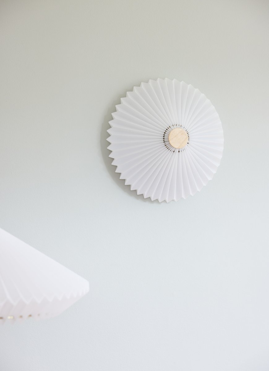 Paris Ø40 Antikk plafond Fra Halo Design - Paris lampen er en stilig og fleksibel belysningsl&oslash;sning som kan monteres b&aring;de som tak- og vegglampe.