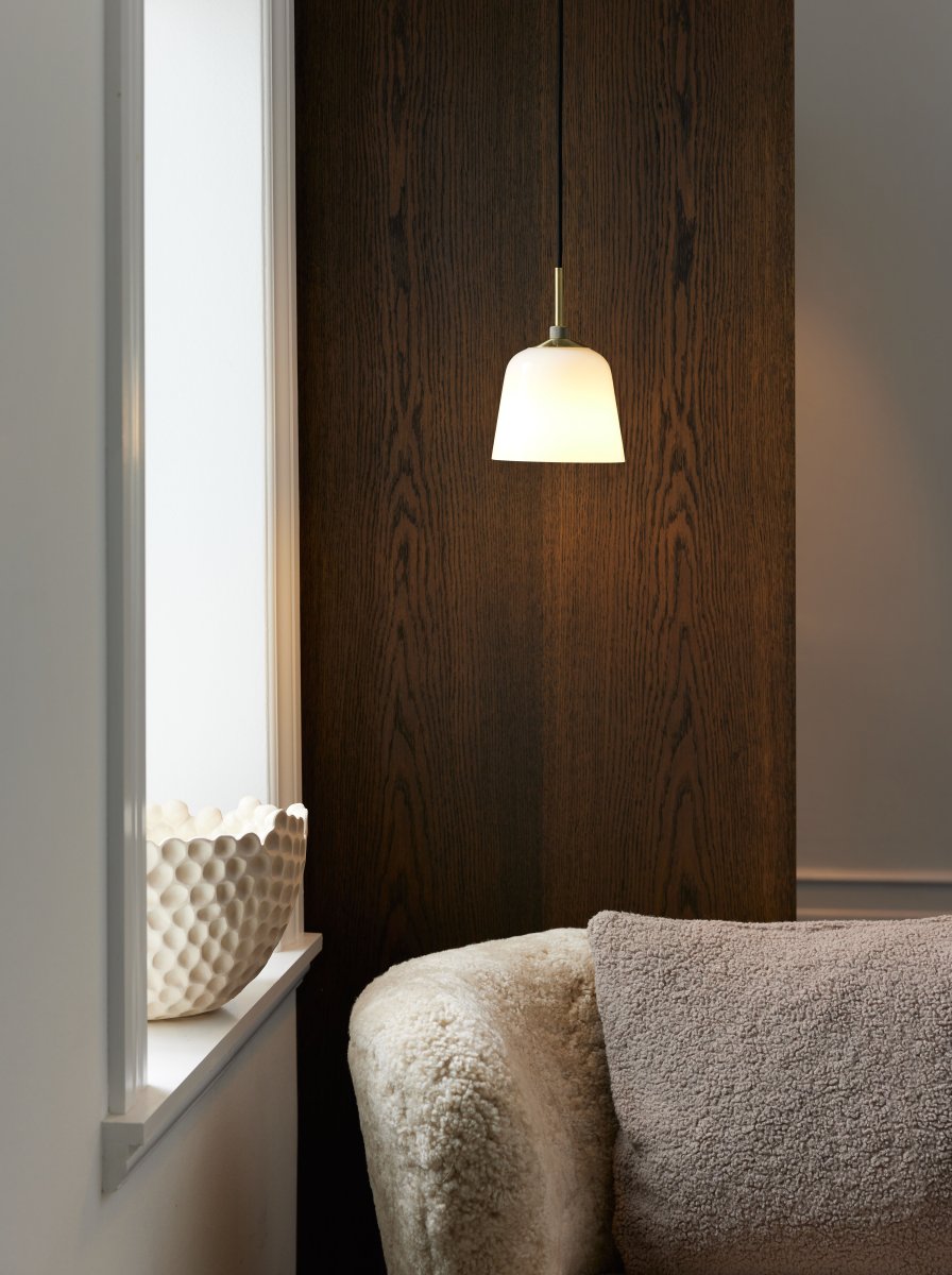 Room 49 Ø15 Antikk messing Taklampe Fra Halo Design - Room 49 er lampeserien som kombinerer skandinavisk design og funksjonalitet i et eksklusivt mesterverk.