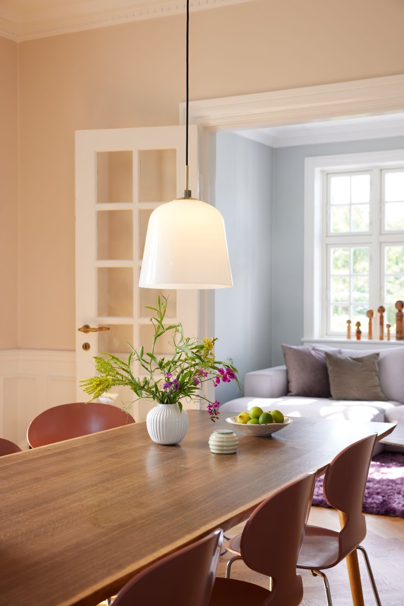 Room 49 Ø30 Antikk messing Taklampe Fra Halo Design - Room 49 er lampeserien som kombinerer skandinavisk design og funksjonalitet i et eksklusivt mesterverk.