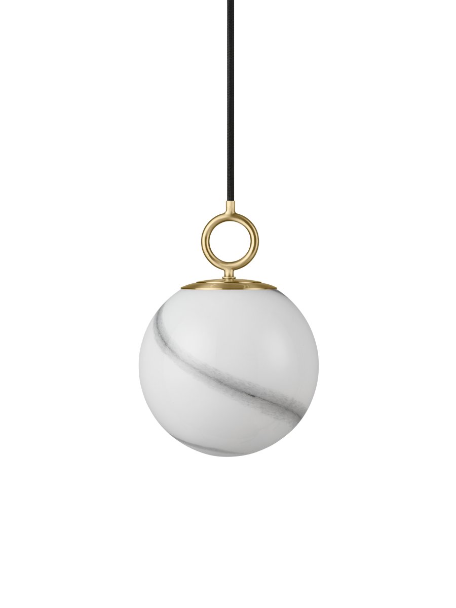 Stockholm Ø18 Grå Taklampe Fra Halo Design - Stockholm er ikke bare en lampe, men en stilig interi&oslash;rdetalj som gir hjemmet ditt et eksklusivt preg.