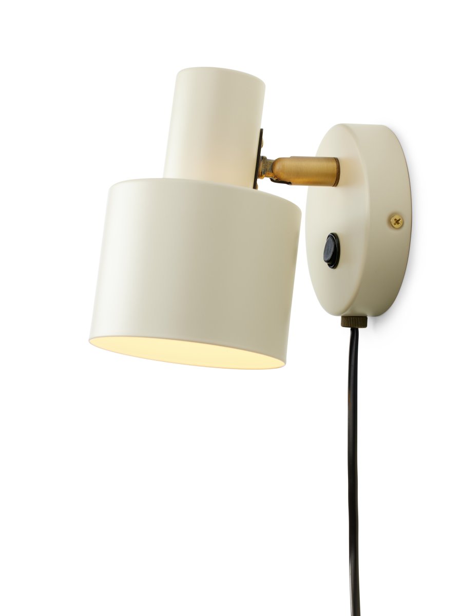 Vogue Krem leselampe Fra Halo Design - Vogue er det stilige valget for de som leter etter en lampe som både fremhever interiøret og oppfyller et praktisk formål.