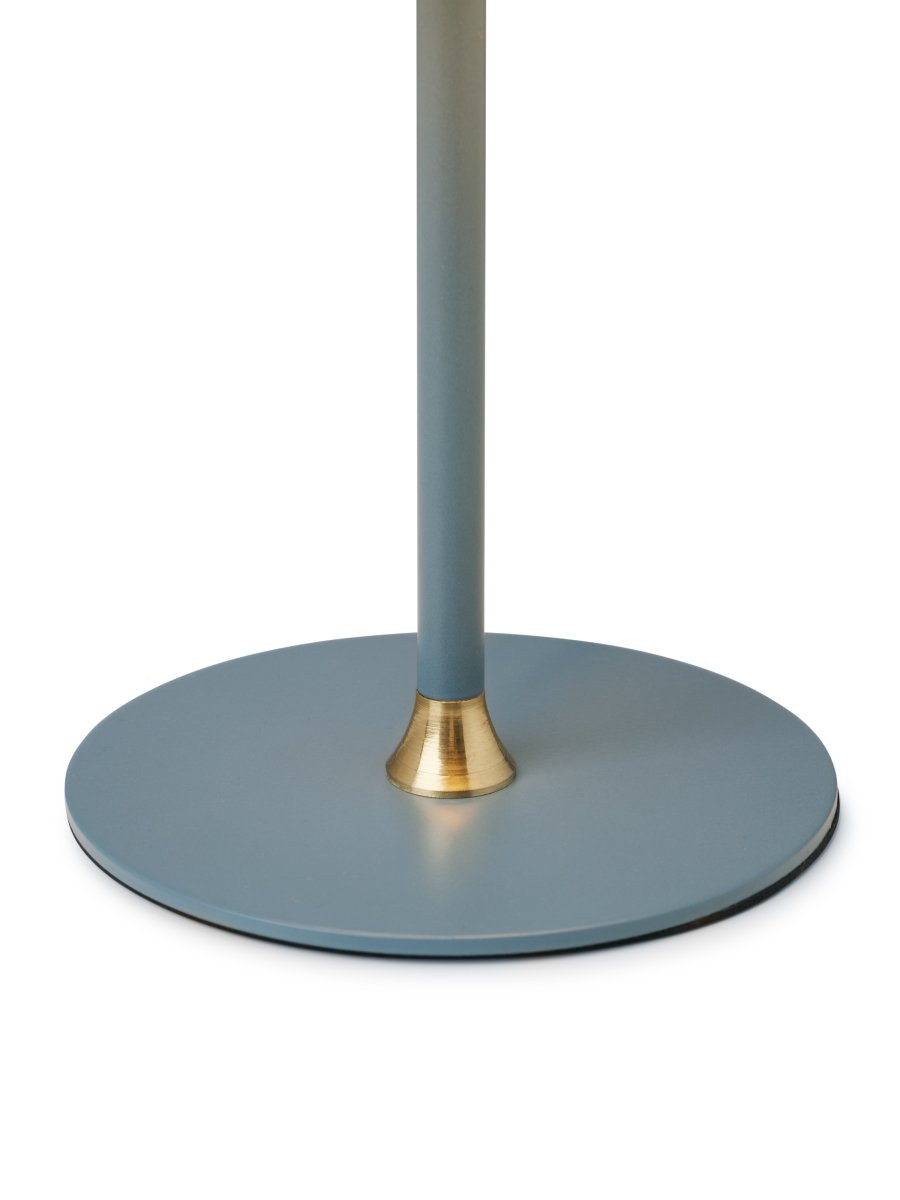 Boogie 25cm Blå bordlampe Fra Halo Design - Boogie er en vakker bordlampe med retrodesign.
