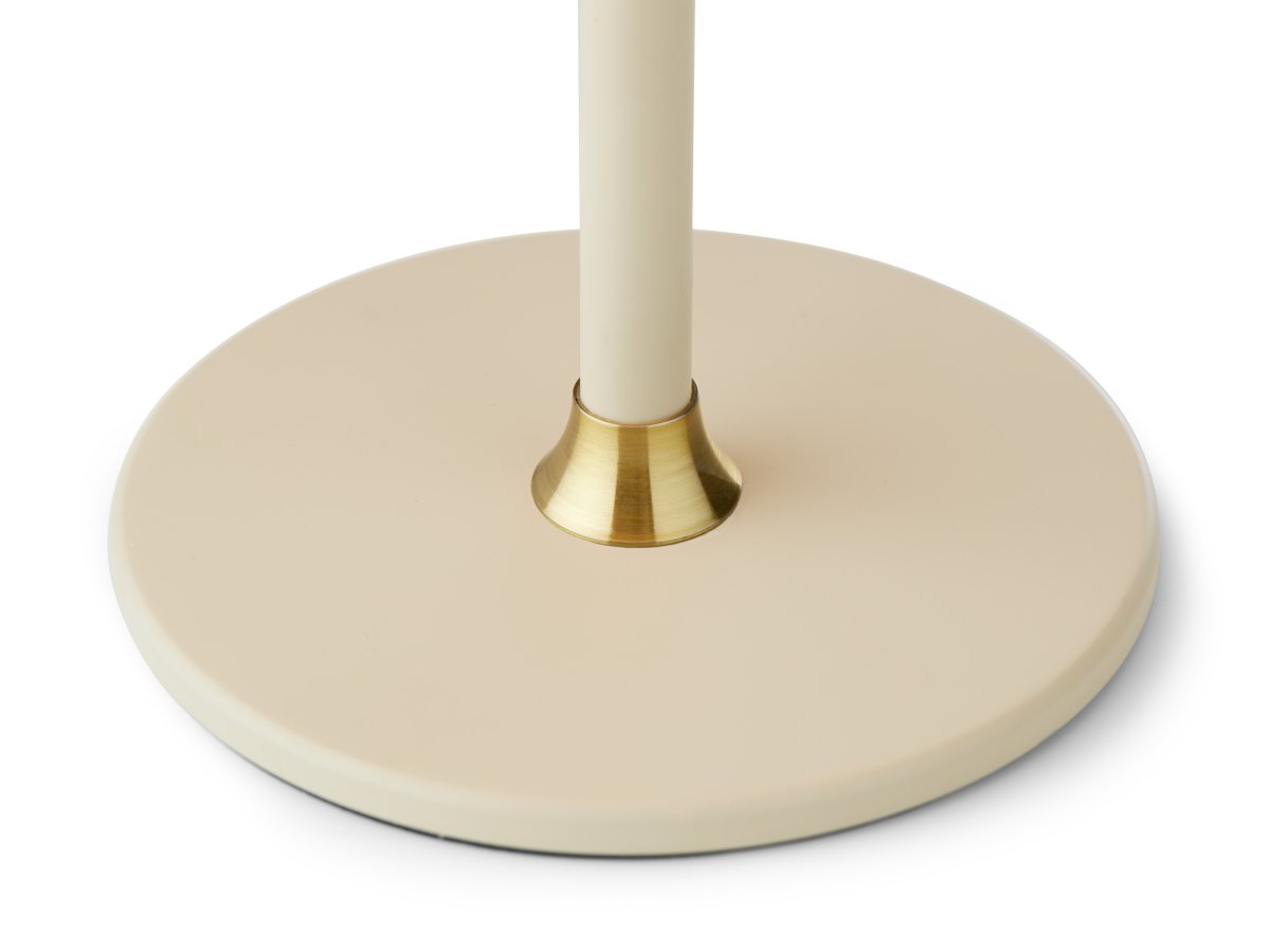 Moon Light 27cm Krem bærbar Fra Halo Design - Det oppladbare batteriet gir fleksibilitet og med den medf&oslash;lgende USB-kabelen kan du enkelt lade det.