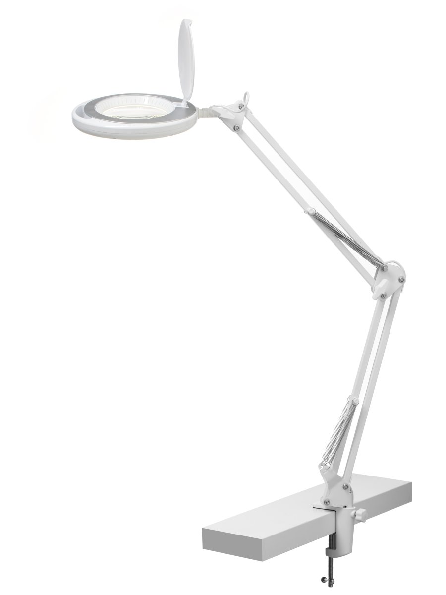 Magni Archi Hvit klemmelampe Fra Halo Design - Den vinklede armen har justerbart lampehode med integrert LED på 7W som avgir sterkt og godt arbeidslys.