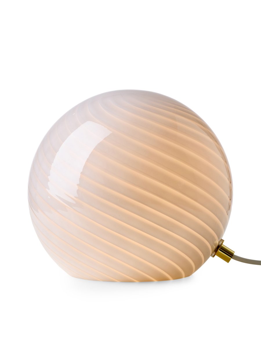 Zoom bilde av Candy 20cm Grå bordlampe Fra Halo Design - Med sin kompakte form og stilige design passer Candy like fint på et sidebord som i et vindu, på en hylle eller et nattbord.