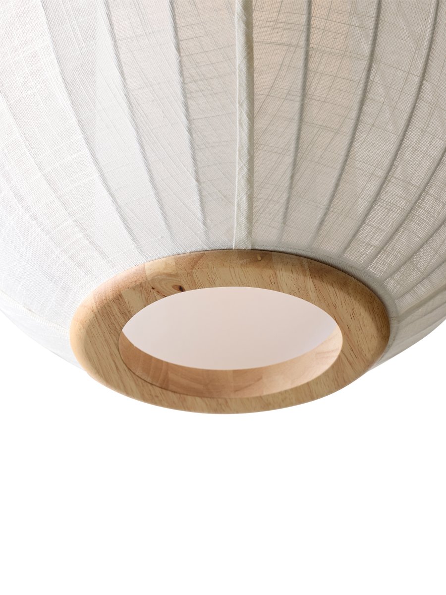 Balloon Ø50 Kremhvit Taklampe Fra Halo Design - Balloon er en elegant taklampe med et avrundet, ballongformet design som blir et vakkert blikkfang i rommet.