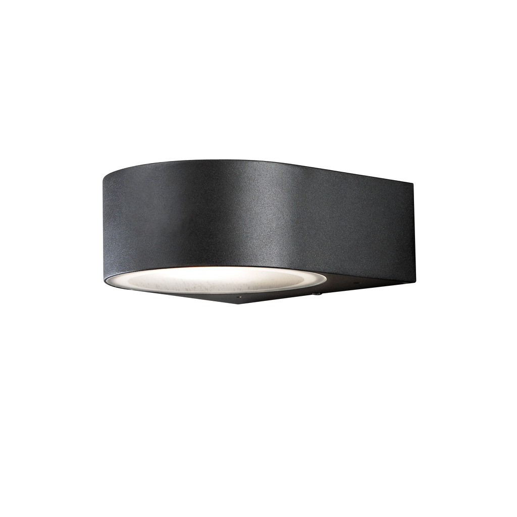 Teramo Svart utendørslampe Fra Konstsmide - Lag en elegant og moderne belysningsl&oslash;sning for fasaden din med denne sorte vegglampen som lyser b&aring;de opp og ned.