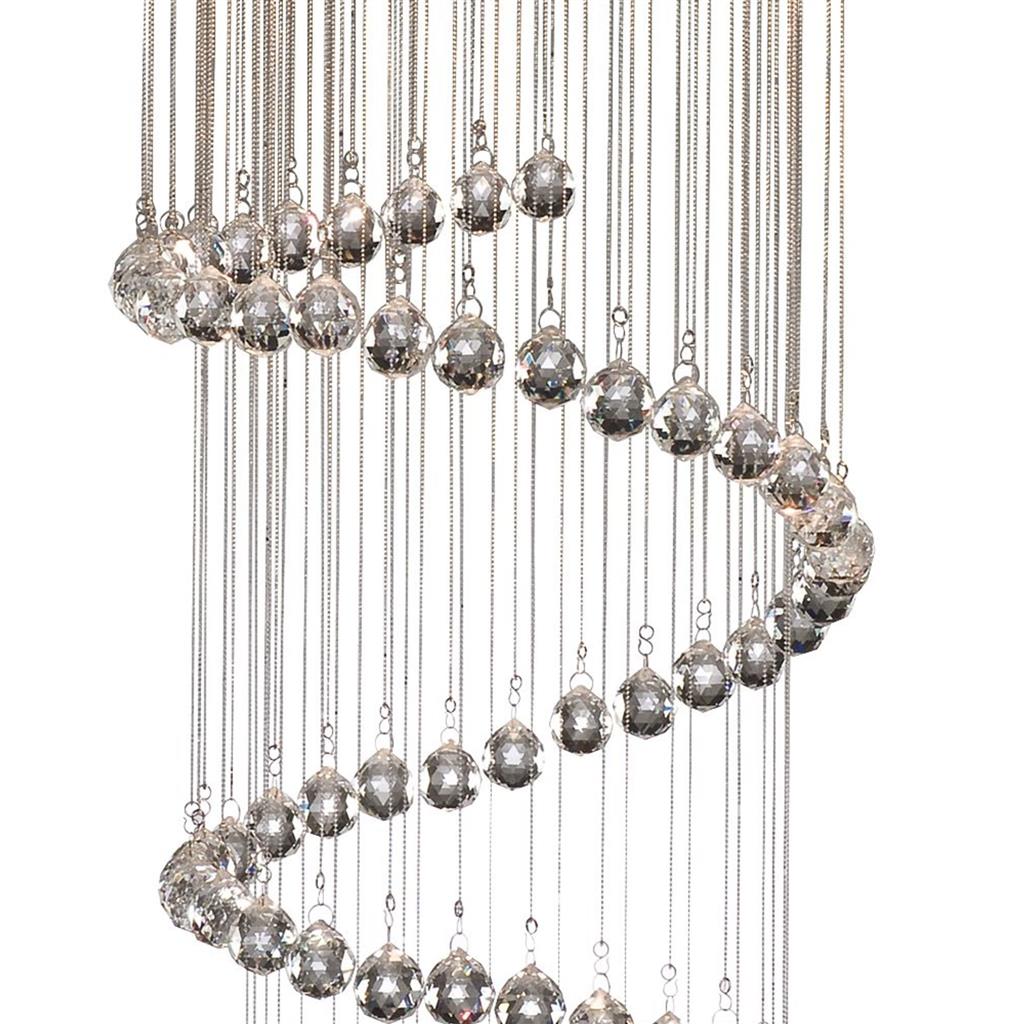 Hallway Ø40 Krom Taklampe Fra Searchlight - De glitrende prismene reflekterer lyset vakkert og gir et levende og luksuriøst lysspill i rommet, perfekt for de som ønsker å skape et ekte blikkfang.