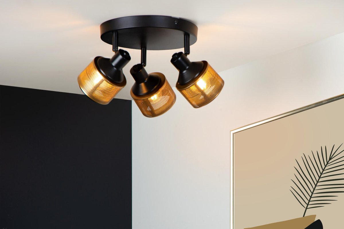 Rafa 3 Svart spotlight Fra Lucide - Du kan ogs&aring;&aring; koble Rafa til en ekstern dimmer, noe som gj&oslash;r at du enkelt kan skape stemning og komfort i ethvert rom og n&aring;r som helst p&aring; dagen.