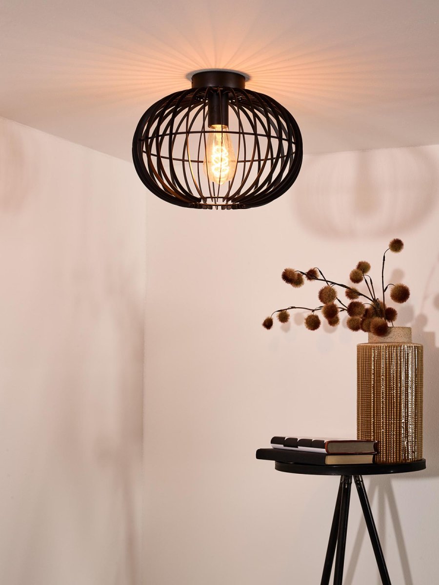 Reda Ø32 Svart plafond Fra Lucide - Metallets slanke design gjør denne taklampen til en veldig velkommen gjest i et moderne interiør, hvor minimalistiske elementer spiller en nøkkelrolle.
